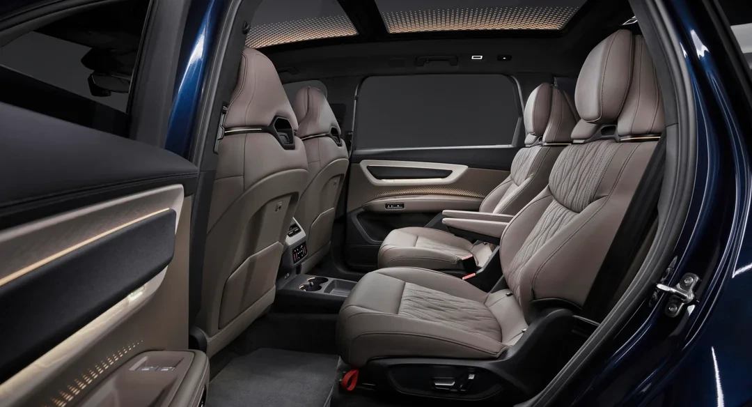 Audi Q9 Interior second row side shot