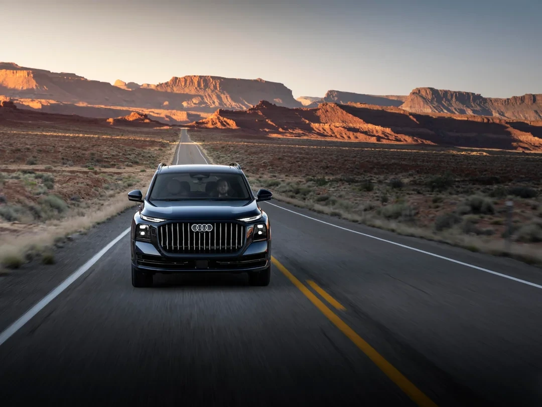 Audi Q9 Front shot