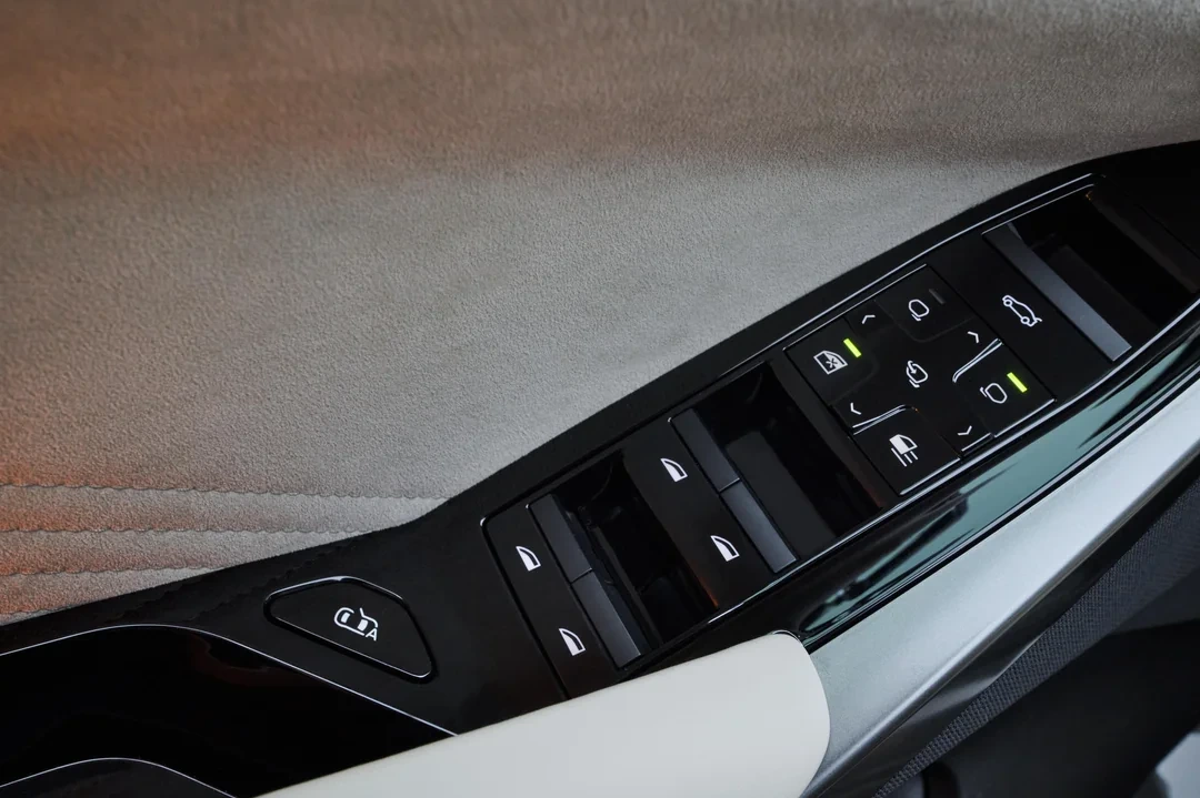 BMW X5 G65 driver switch board