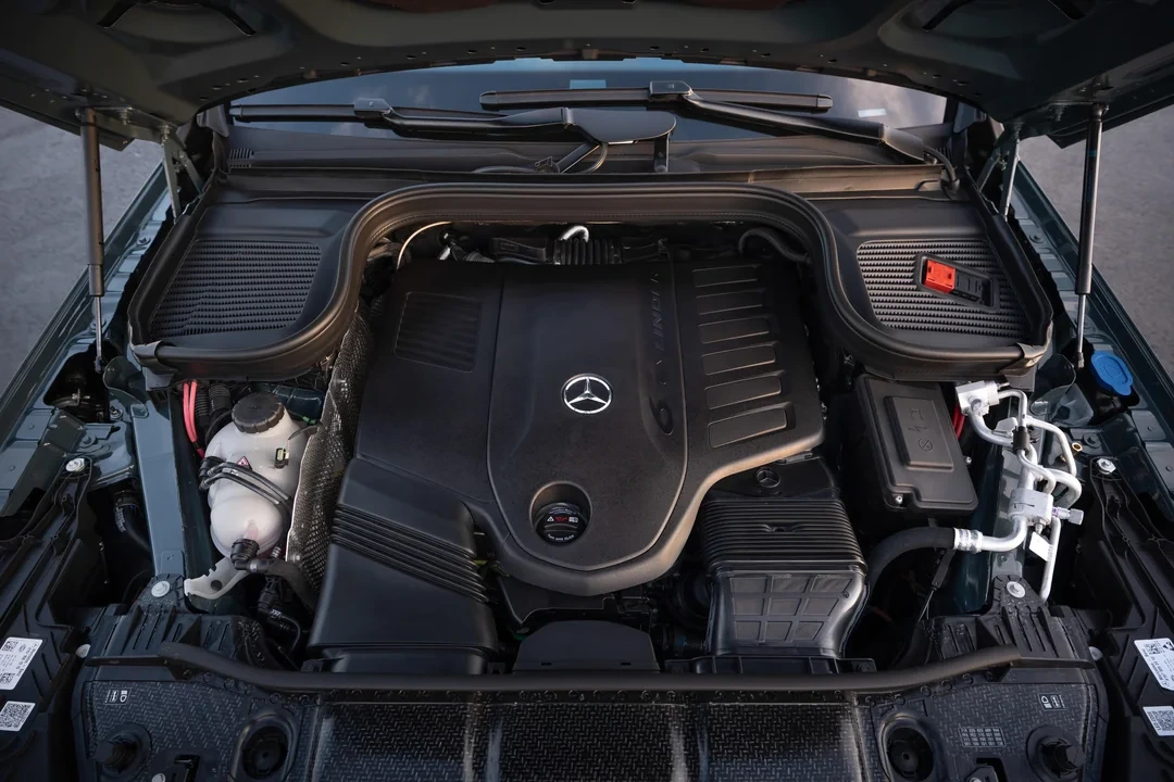 2026 Mercedes-Benz GLS luxury SUV engine
