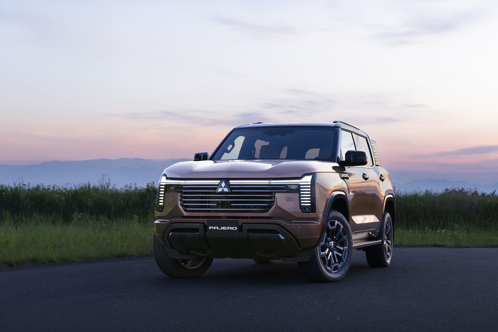 The New Mitsubishi Pajero Front shot