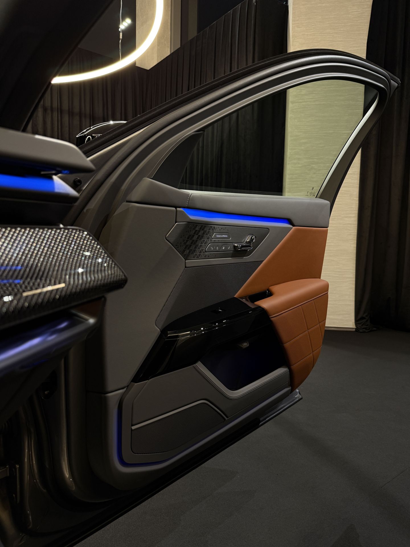 Facelift 7 series door panel
